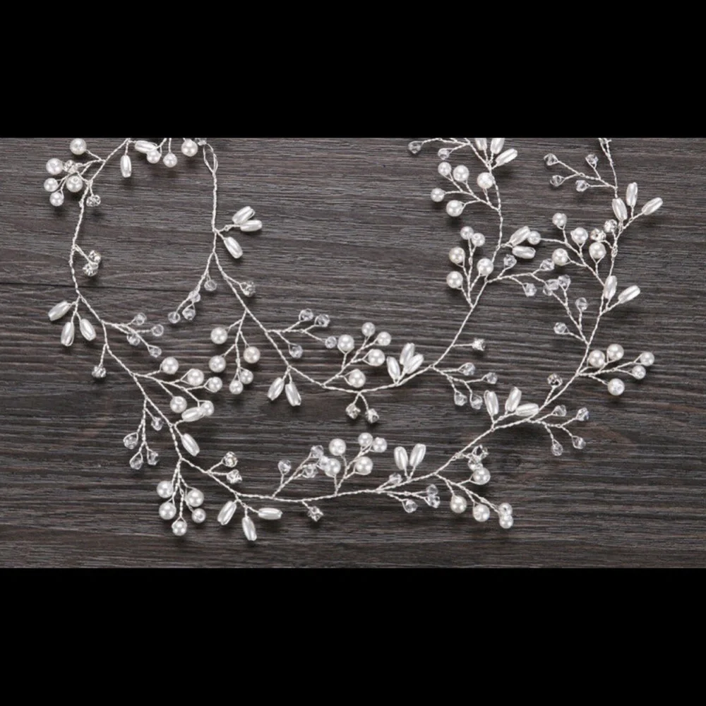 Stunning Pearl, Crystal & Gold Wire Hair Garland
